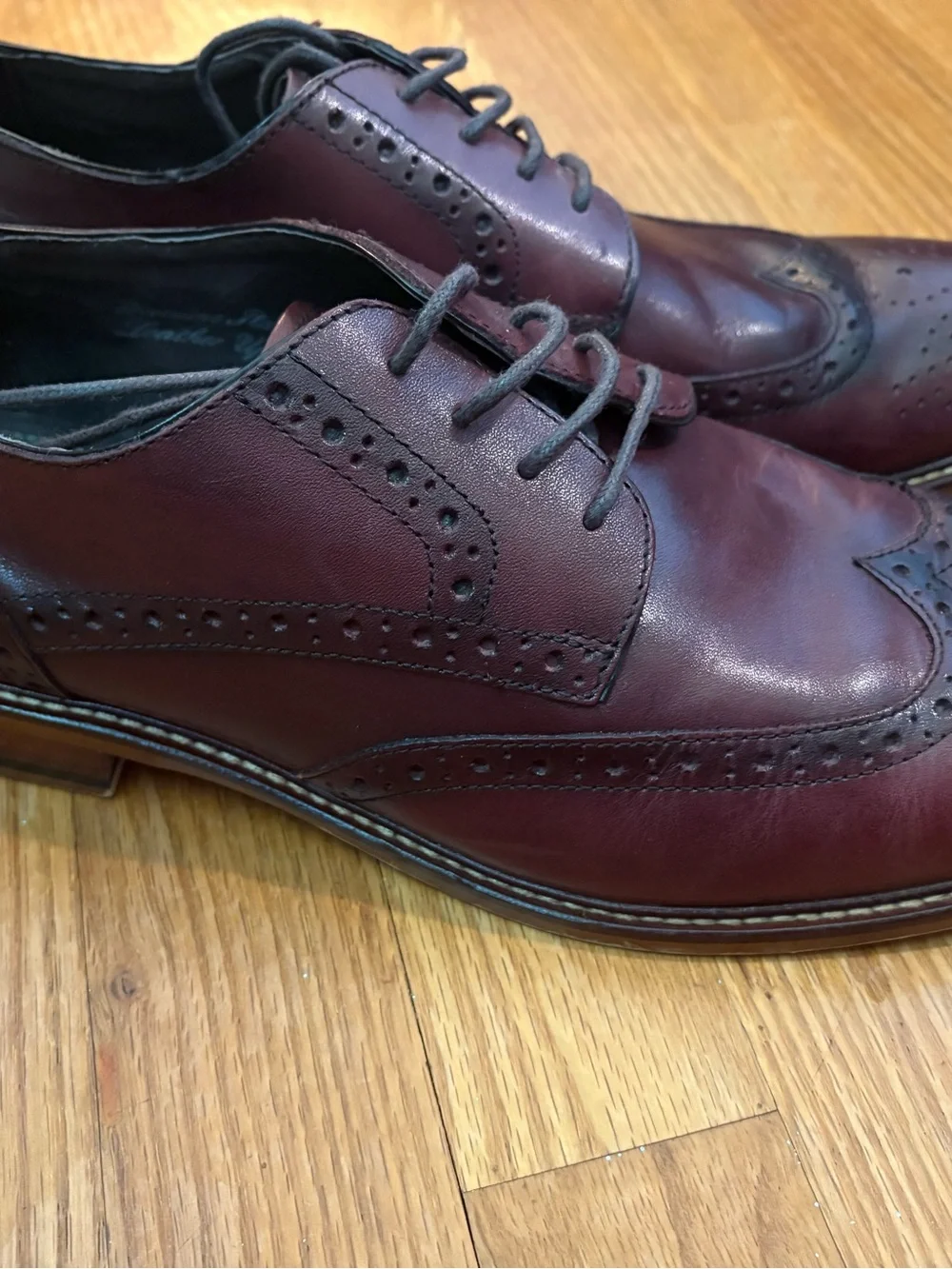 Joseph Abboud stylish wingtip